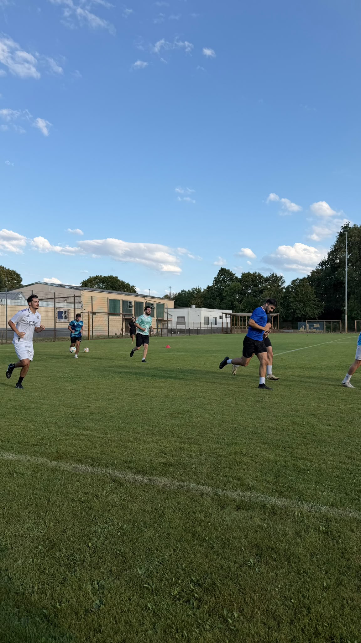 Die Mannschaft des ASV Edigheim im Abendtraining